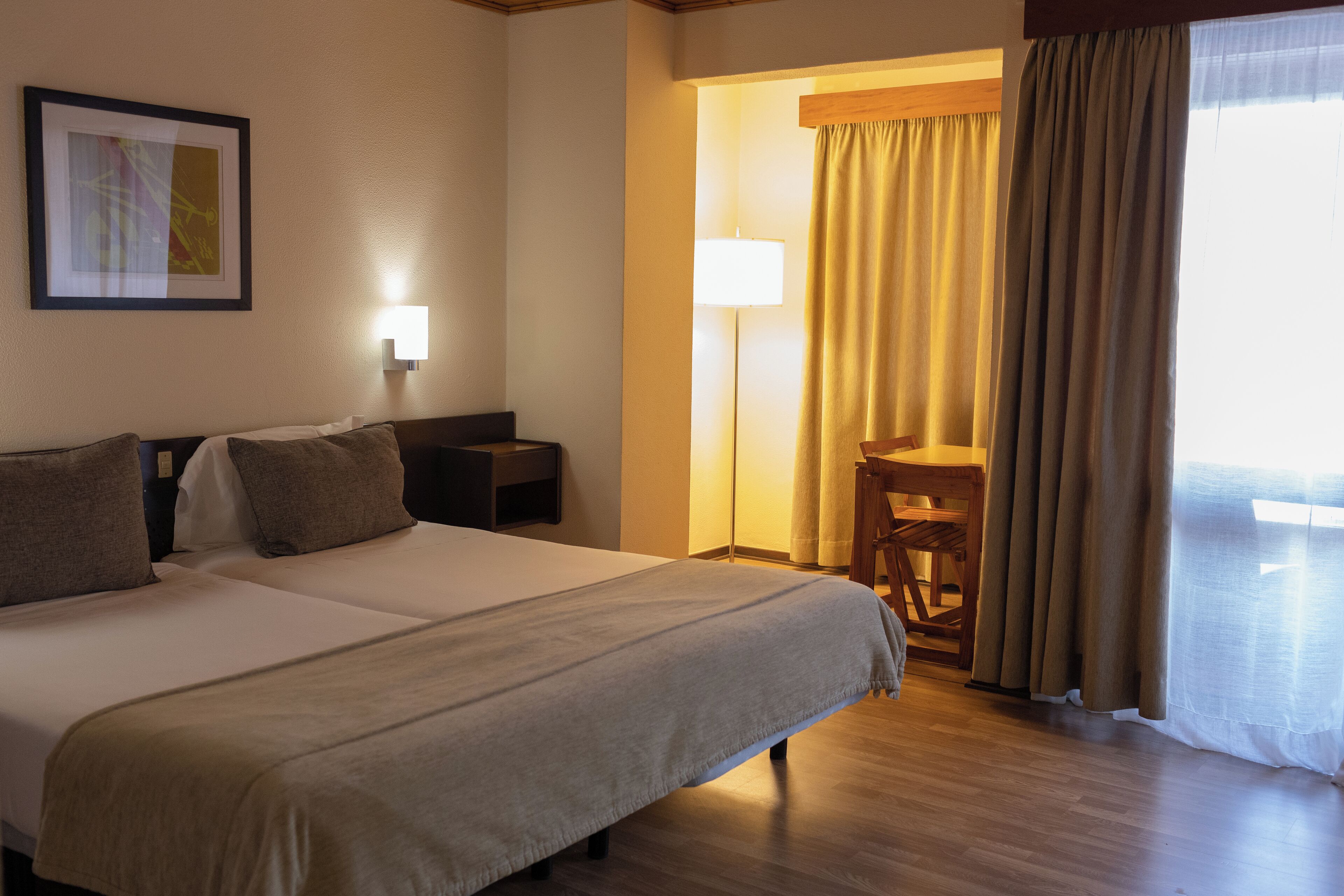 Soundproofing, free WiFi, bed sheets