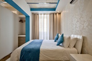 Egyptian cotton sheets, individually decorated, individually furnished