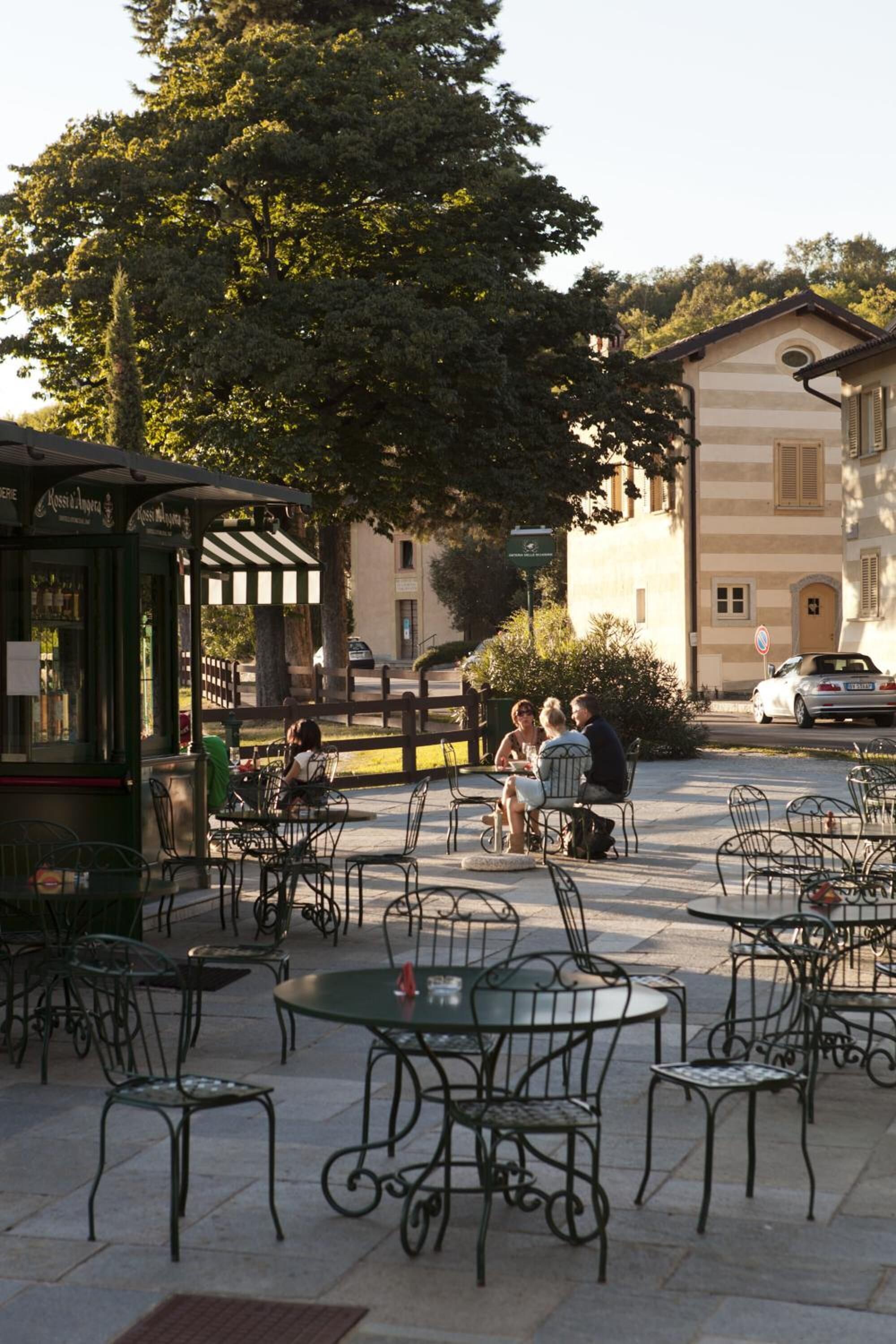lunch and dinner served, local cuisine
