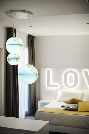 Couette en duvet d'oie, minibar, coffres-forts dans les chambres, bureau