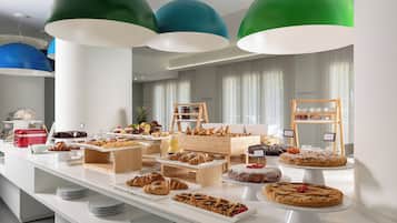 Free daily buffet breakfast