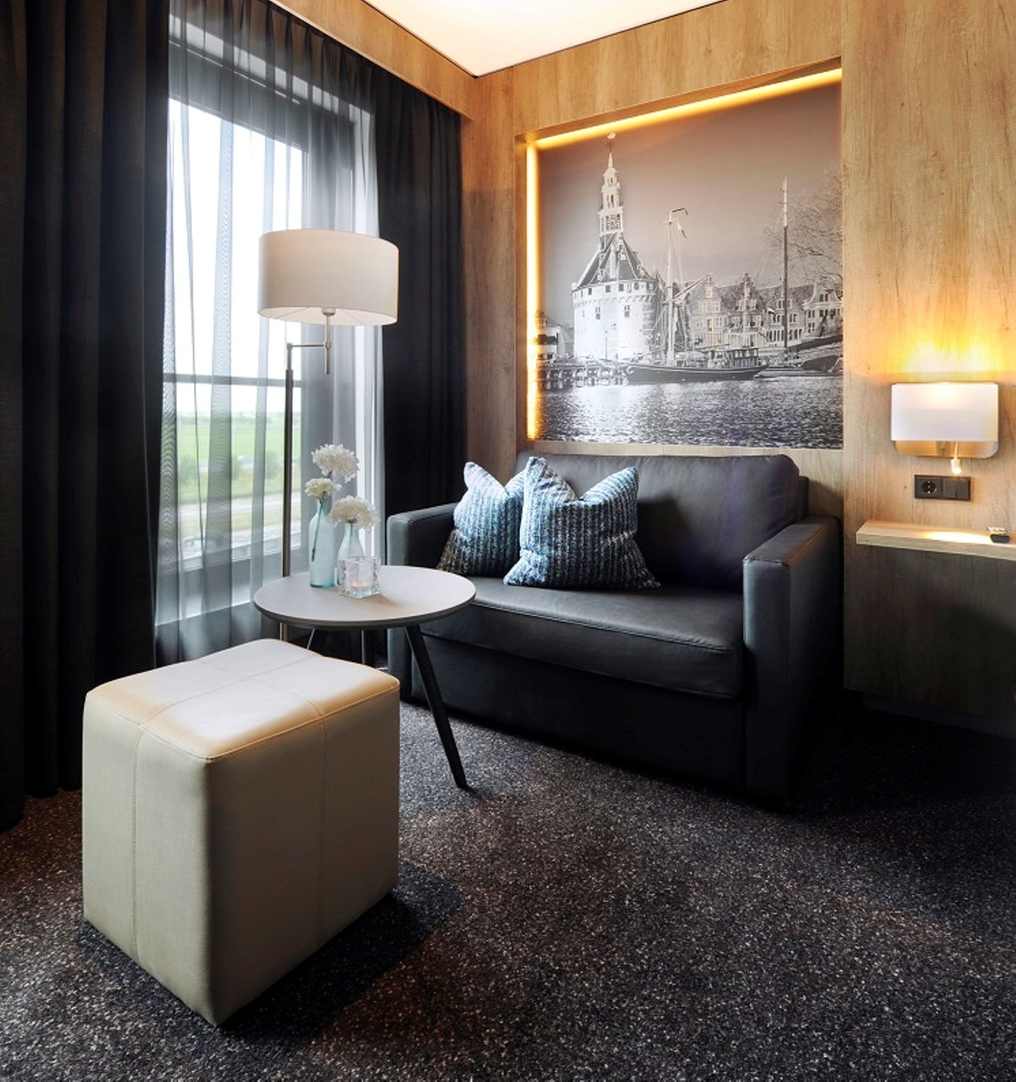 premium bedding, in-room safe, desk, soundproofing