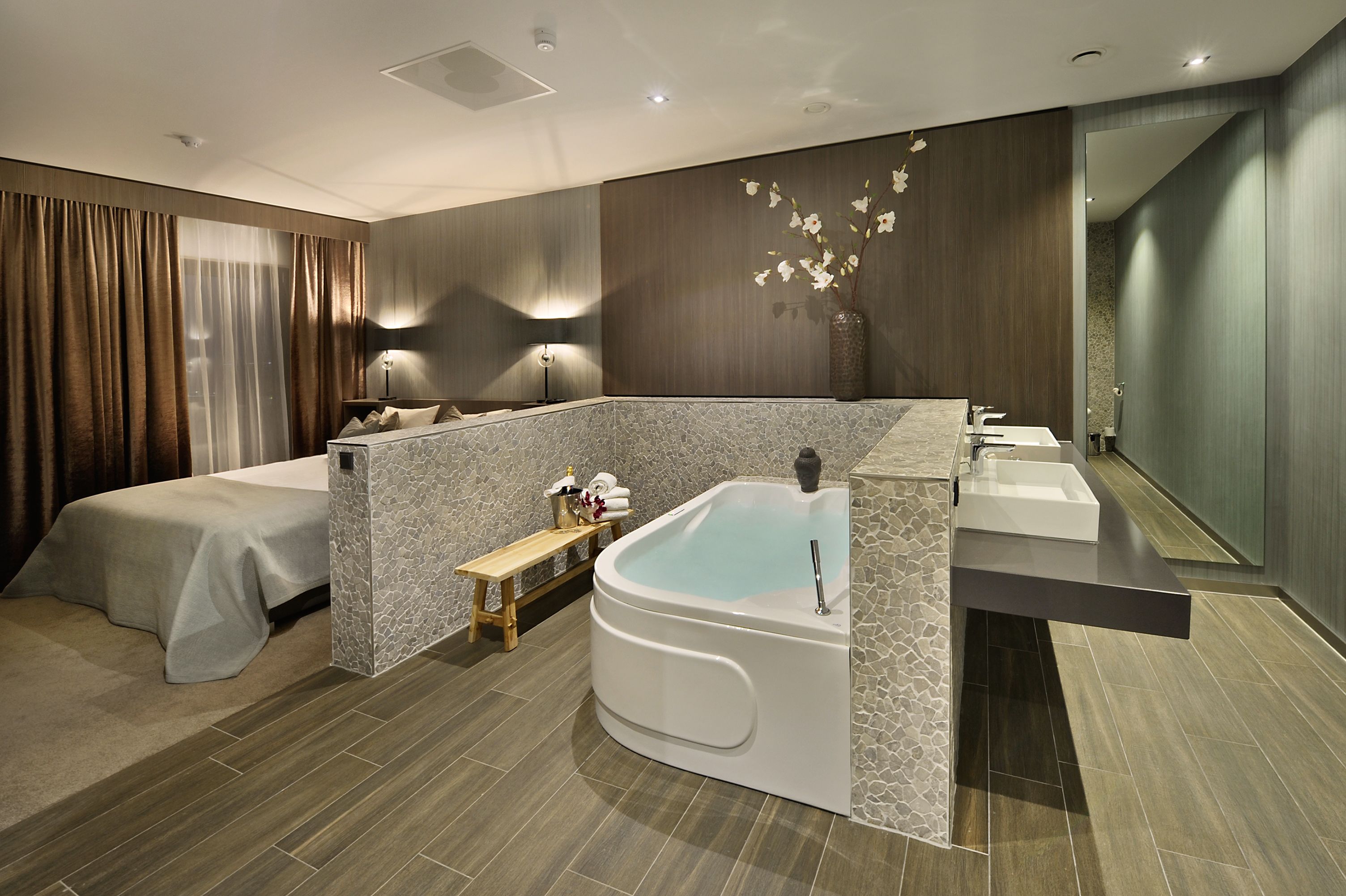 Suite | Bathroom | Separate tub and shower, rainfall showerhead, hair dryer, towels