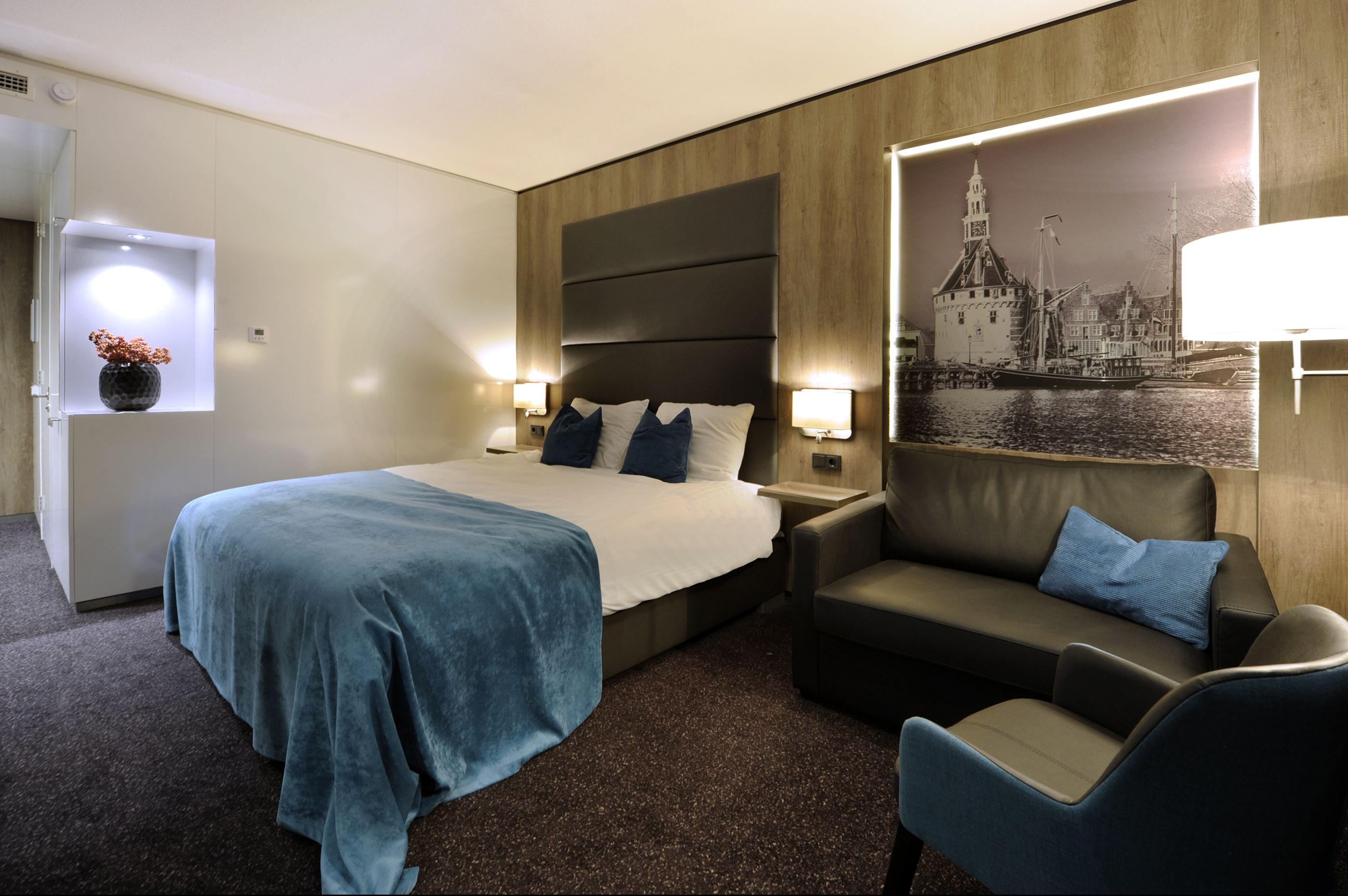 premium bedding, in-room safe, desk, soundproofing