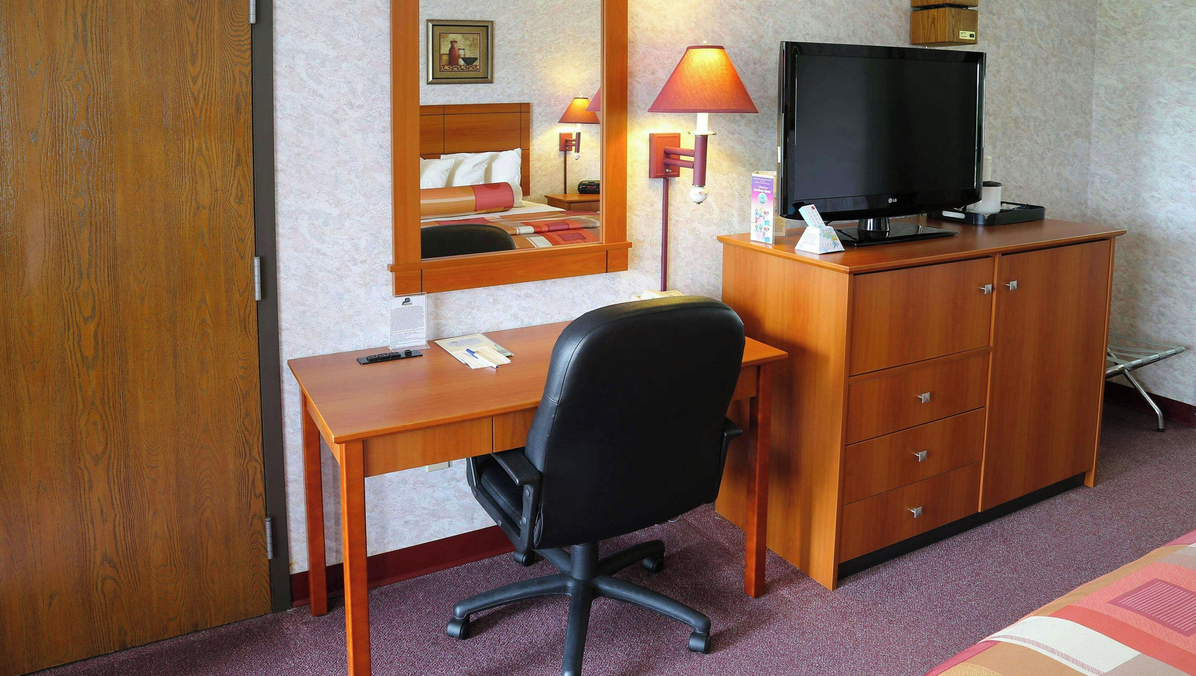 Pillowtop beds, desk, iron/ironing board, free WiFi