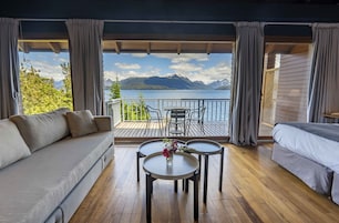 Deluxe Double Room, Lake View | Down comforters, pillowtop beds, minibar, in-room safe