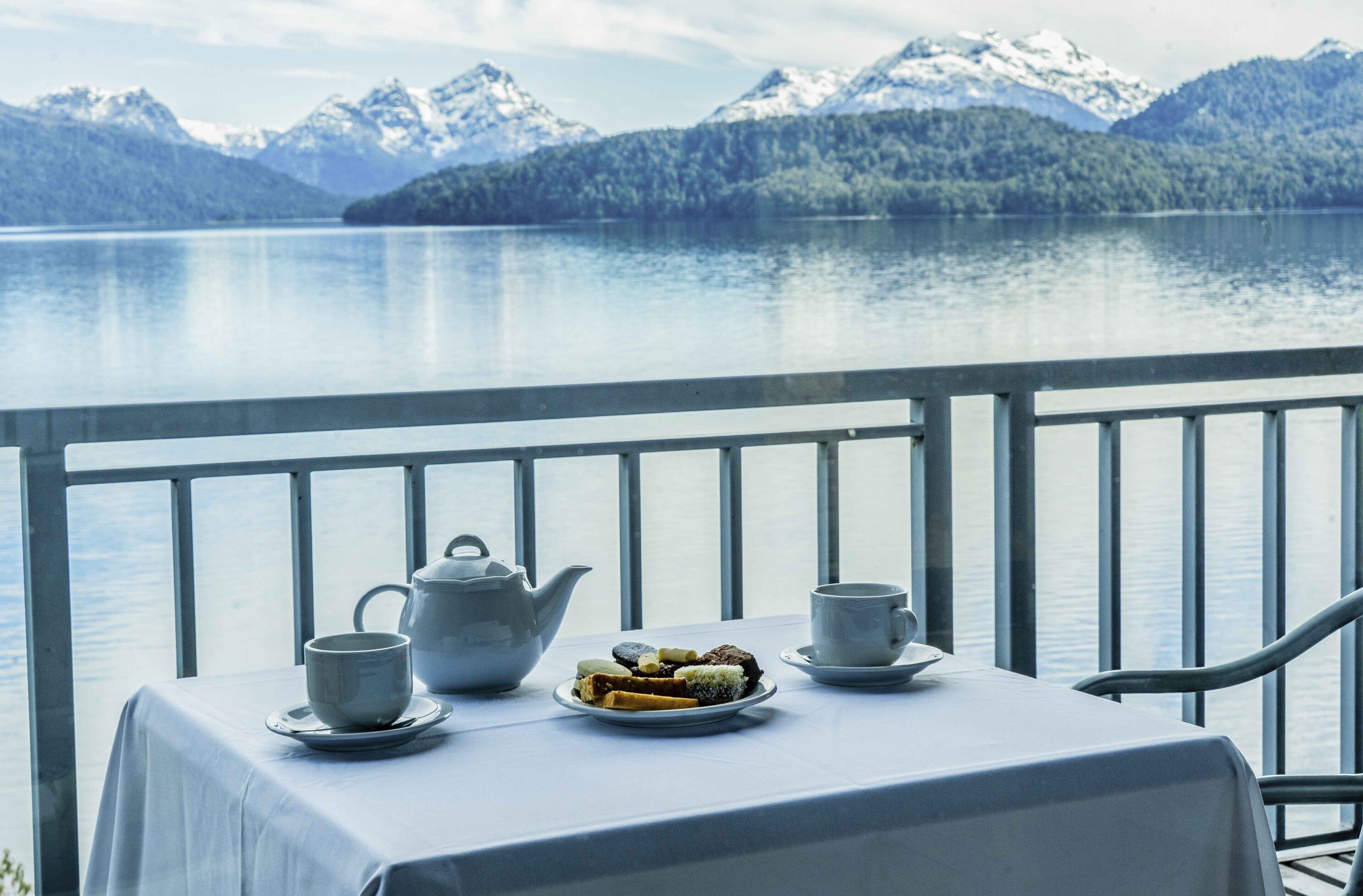 deluxe double room, lake view | down duvets, pillow-top beds, minibar, in-room safe