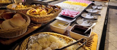 Petit déjeuner buffet compris tous les jours