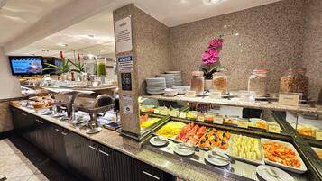Free daily buffet breakfast