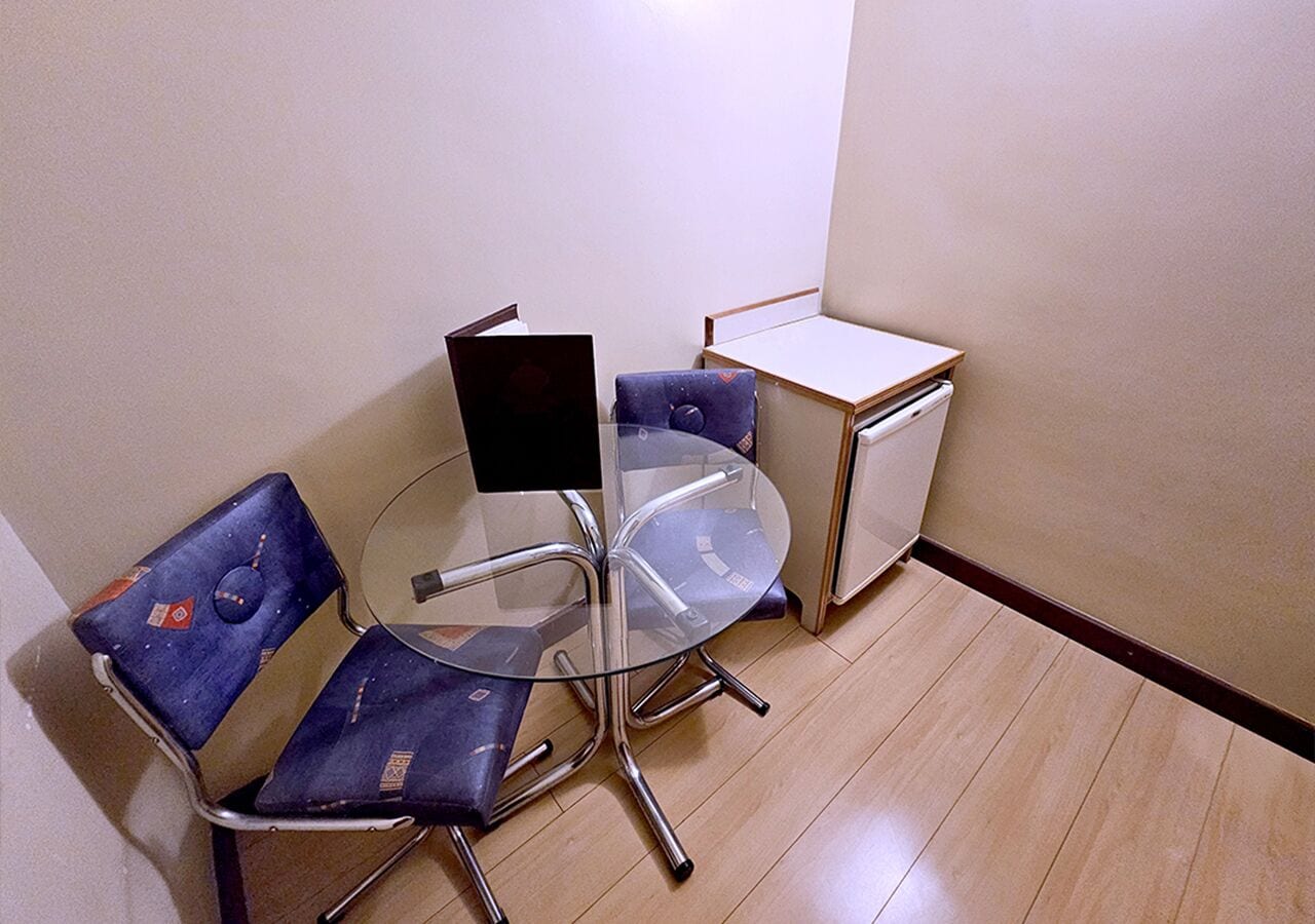 superior triple room, 3 single beds | minibar, in-room safe, desk, bed sheets