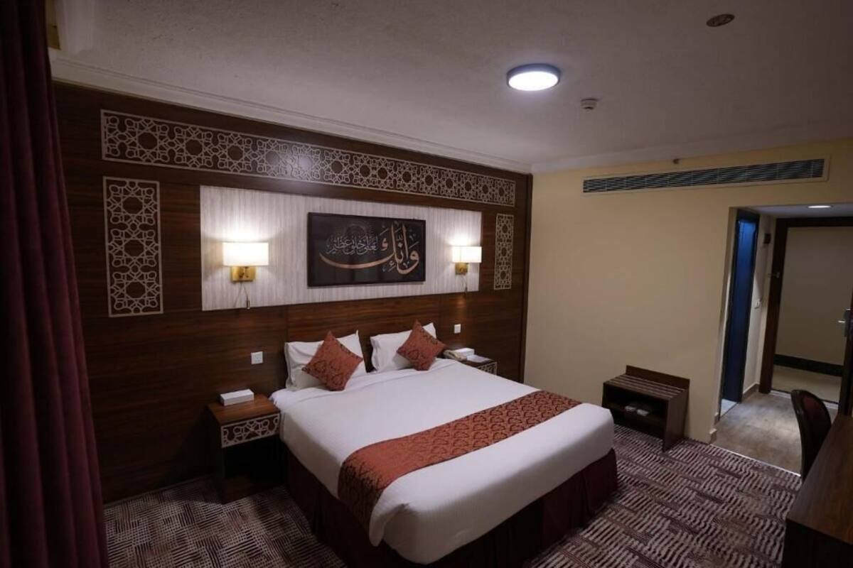 Premium bedding, in-room safe, iron/ironing board (on request)