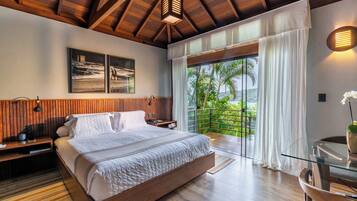 Egyptian cotton sheets, premium bedding, down comforters, minibar