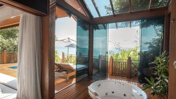 Bungalow (Especial da Vila) | Egyptian cotton sheets, premium bedding, down comforters, minibar