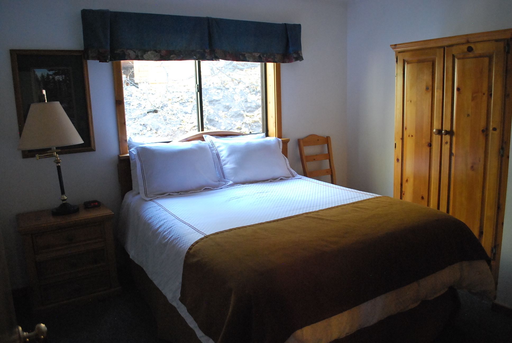 iron/ironing board, bed sheets