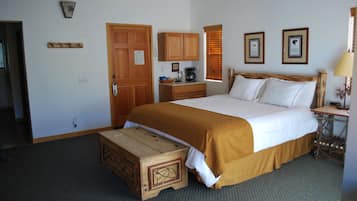 Iron/ironing board, bed sheets