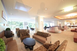 Lobby lounge - Hotel Mahoroba (Noboribetsu)