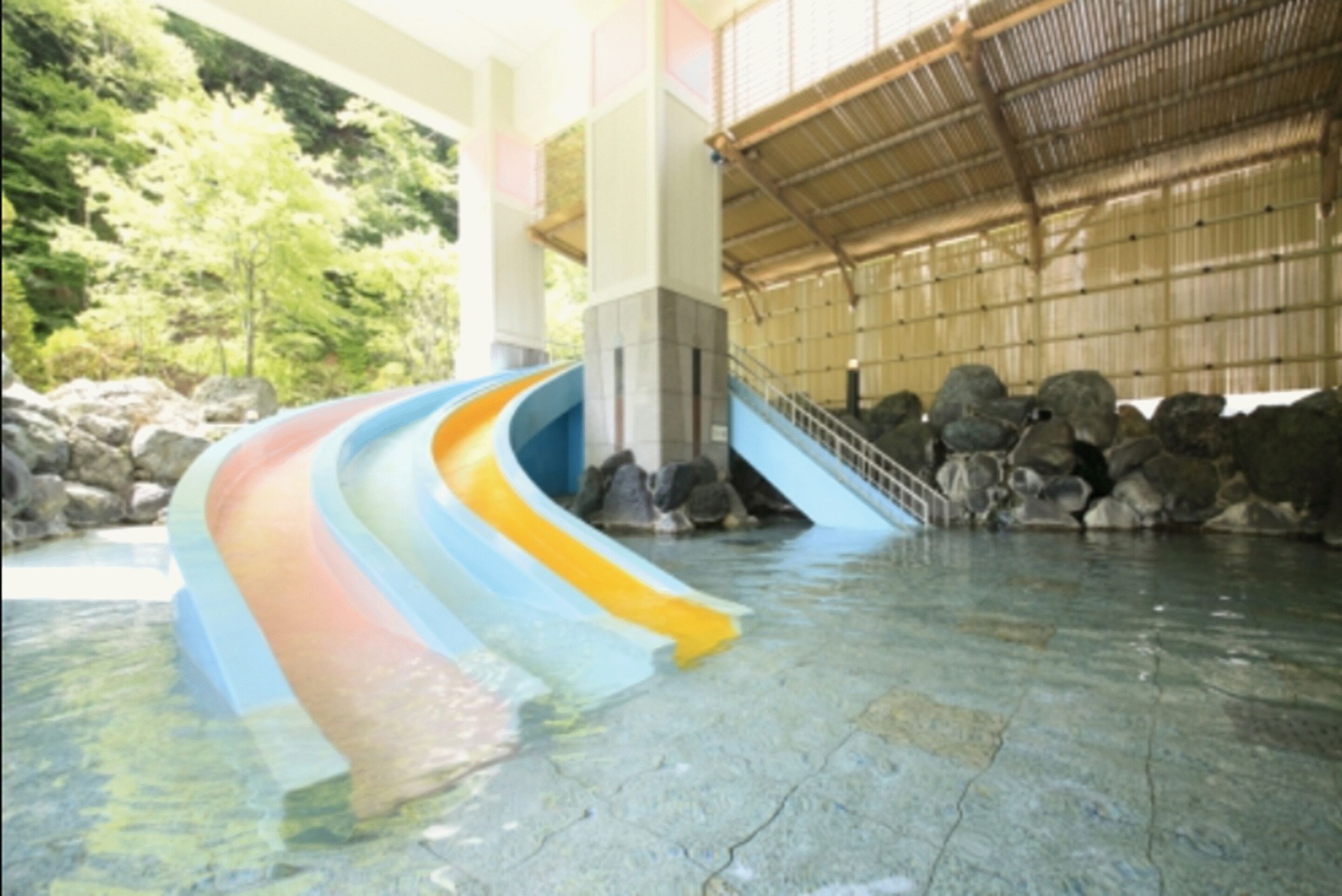 泳池