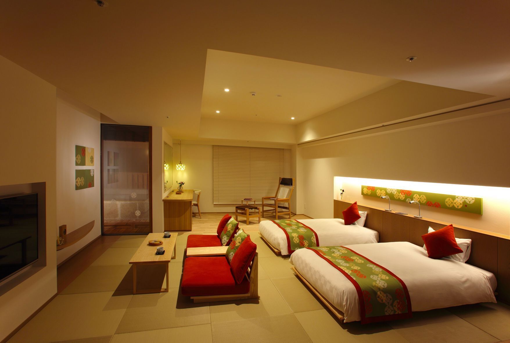 Premium bedding, in-room safe, desk, free WiFi