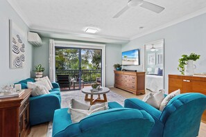 Superior 2 Bedroom Apartment | Living area