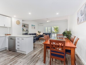 Villa - 2 sovrum (Premium, Garden/River View) | Matservice på rummet