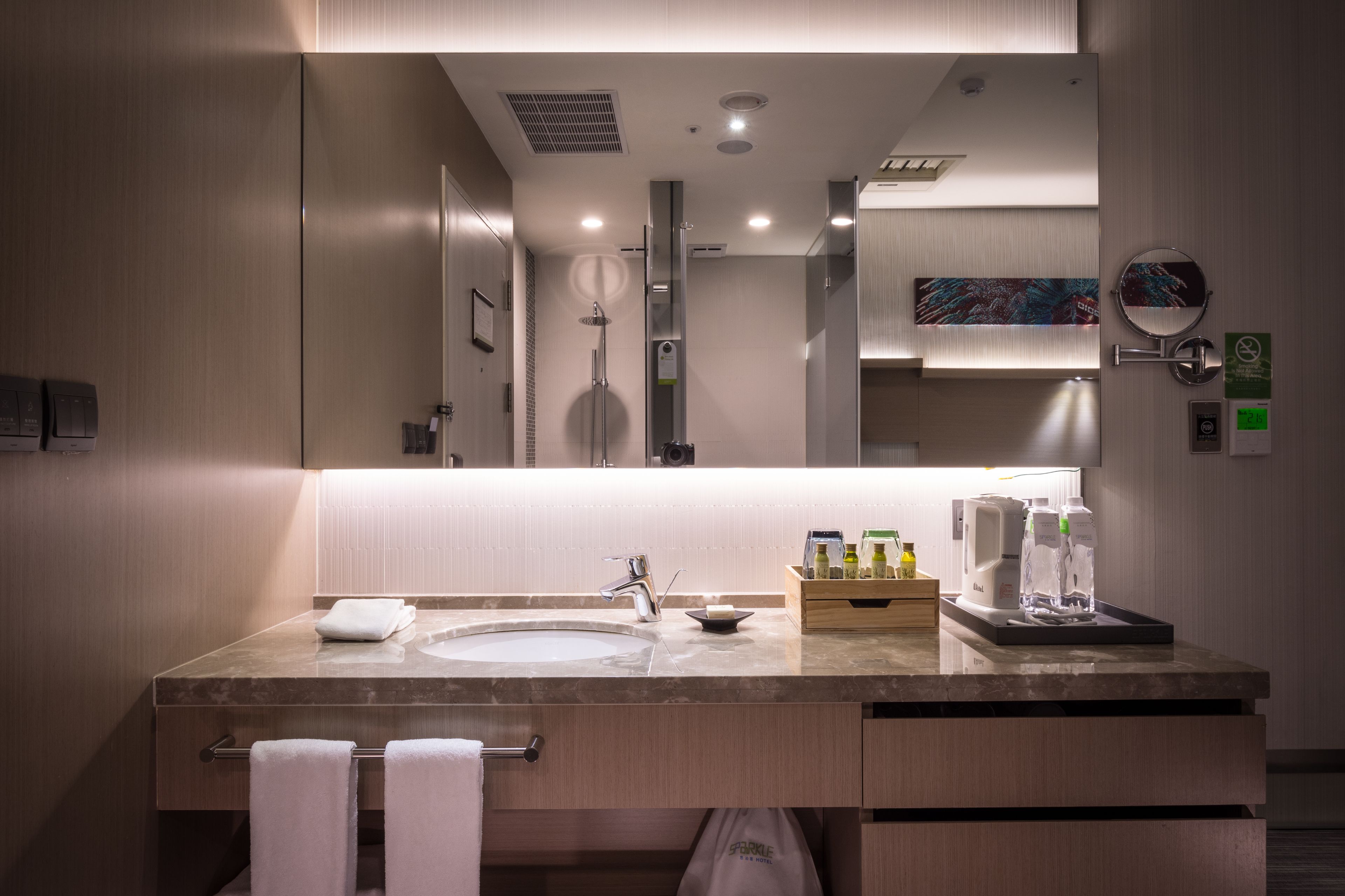 shower, rainfall showerhead, free toiletries, hair dryer