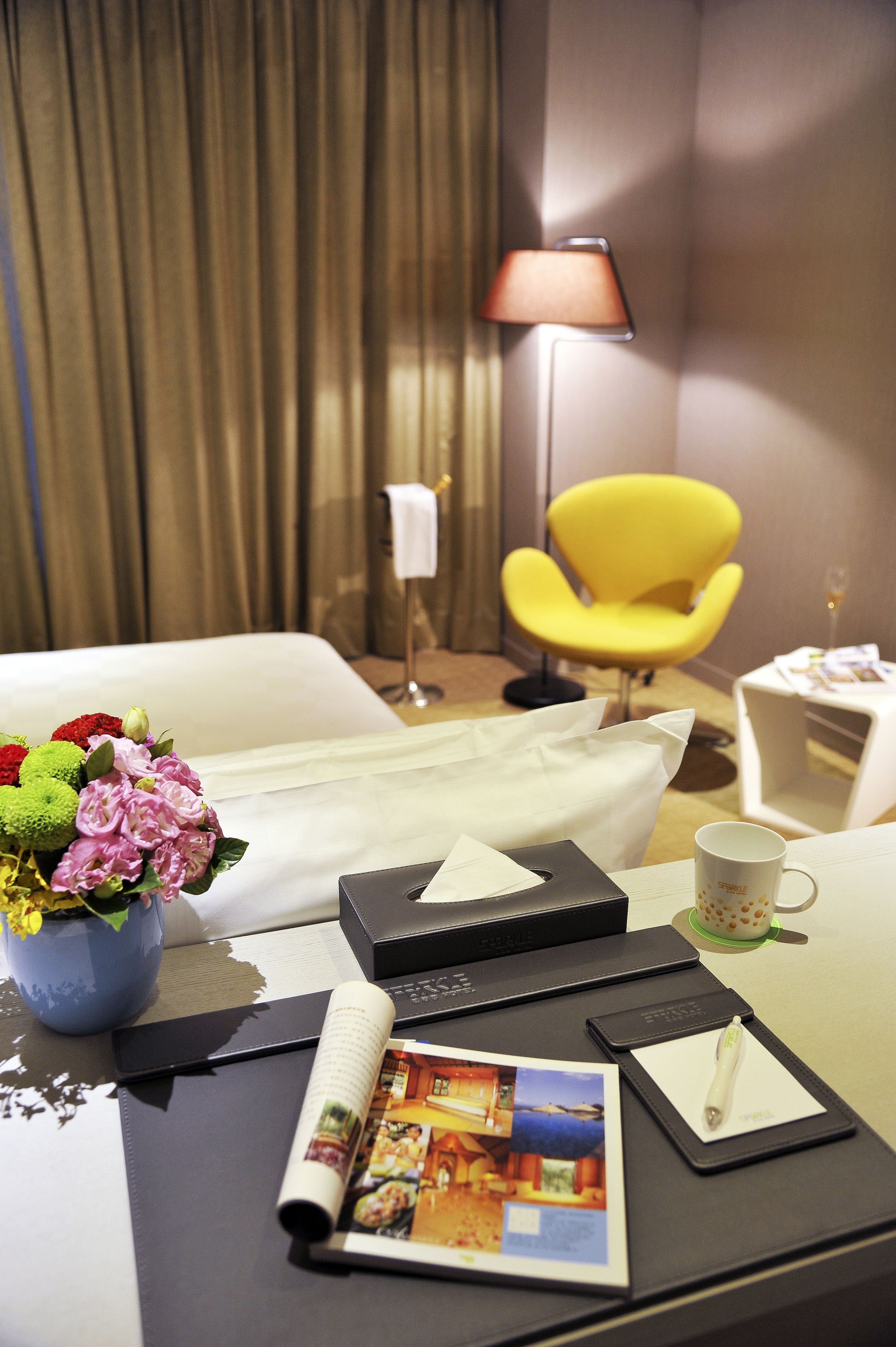 vogue o2 room | room amenity