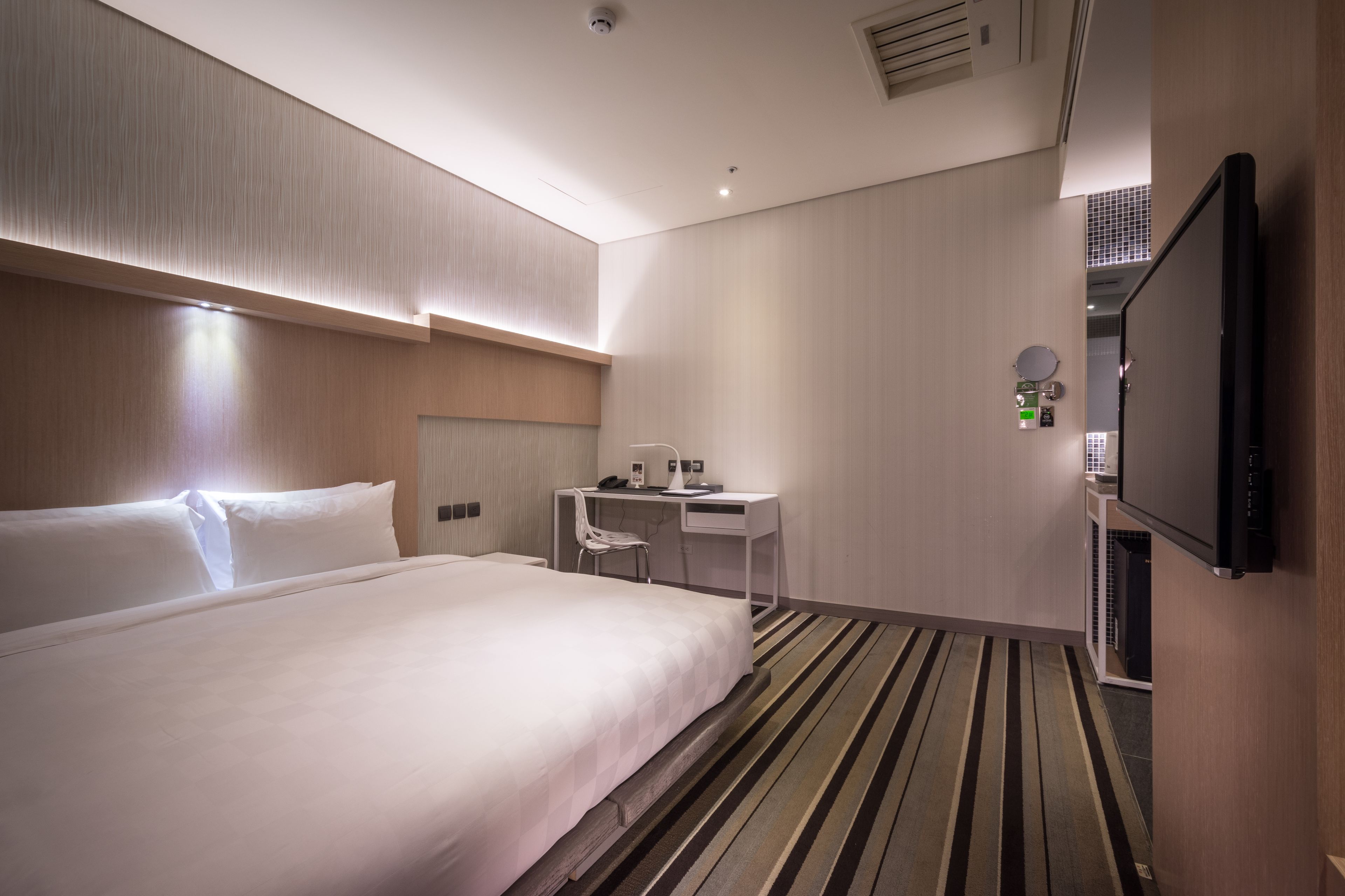 splendor room (no window) | premium bedding, down duvets, minibar, in-room safe