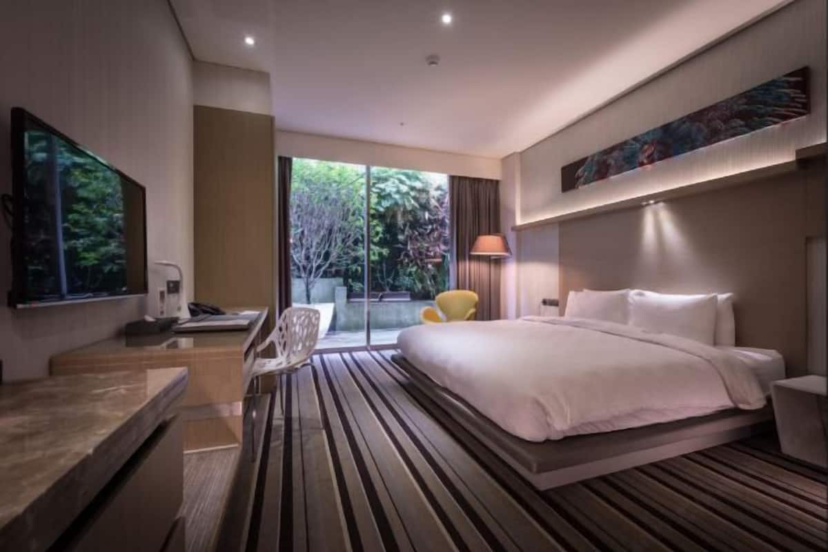 Roupas de cama premium, edredons de pluma, frigobar, cofres nos quartos