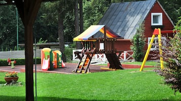 Khu vui chơi trẻ em - ngoài trời