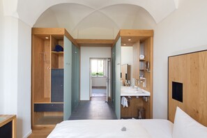 Standard Double Room | Premium bedding, in-room safe, desk, iron/ironing board - Kloster Holzen Hotel (Allmannshofen)
