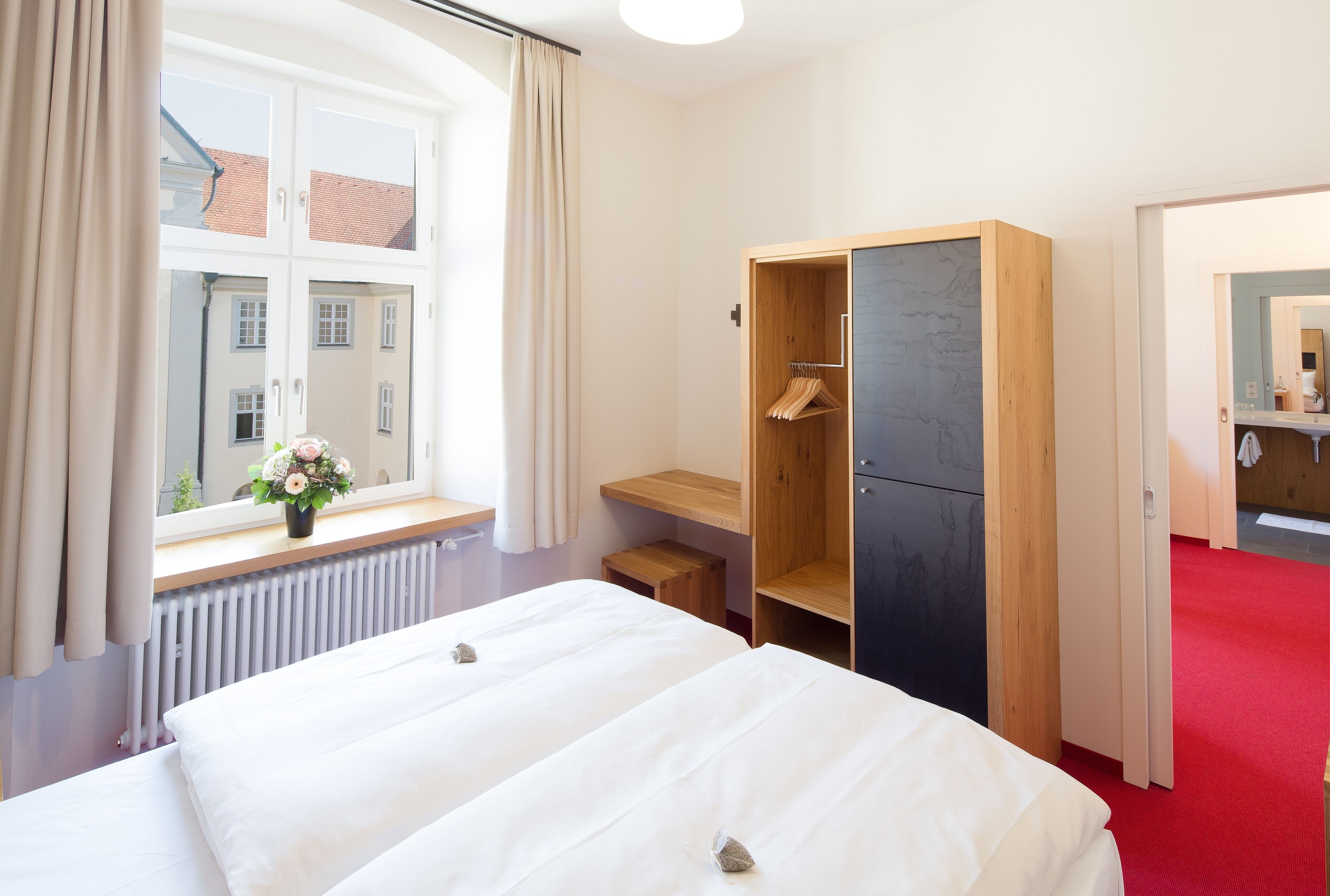 suite | 1 bedroom, premium bedding, in-room safe, desk