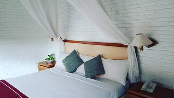 Minibar, in-room safe, desk, soundproofing