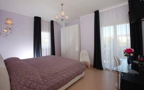 Superior Double Room | Premium bedding, pillow-top beds, in-room safe, soundproofing - Hotel Blumarin (Jesolo)