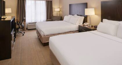 Holiday Inn Express & Suites Sikeston Southwest by IHG