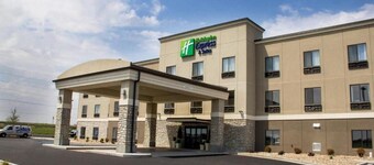 Holiday Inn Express & Suites Sikeston Southwest by IHG
