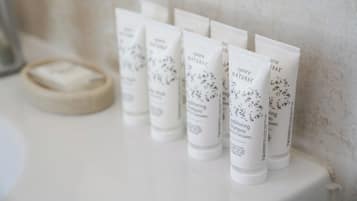 Quadruple Room | Bathroom