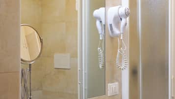 Standard Double Room | Bathroom | Free toiletries, hair dryer, bidet, towels