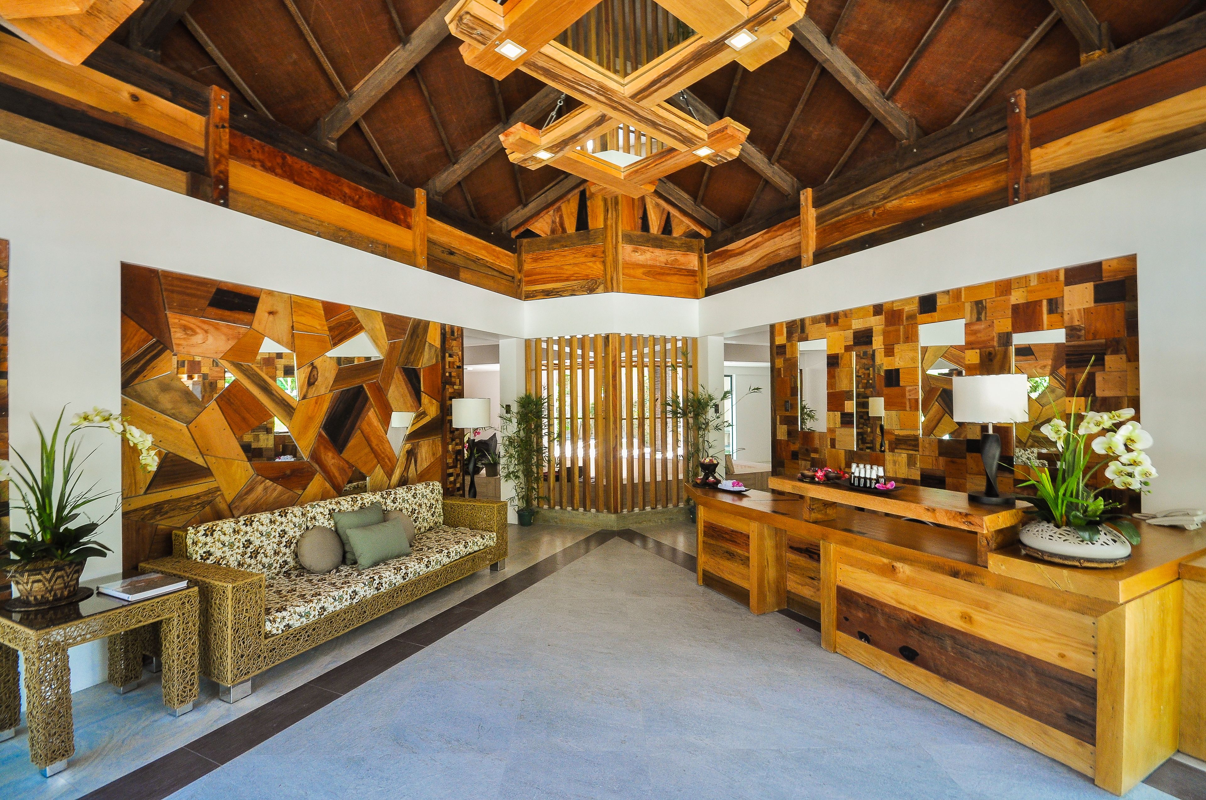 Couples treatment room(s), sauna, hot stone massages, Swedish massages