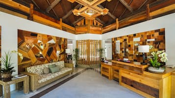 Couples treatment room(s), sauna, hot stone massages, Swedish massages