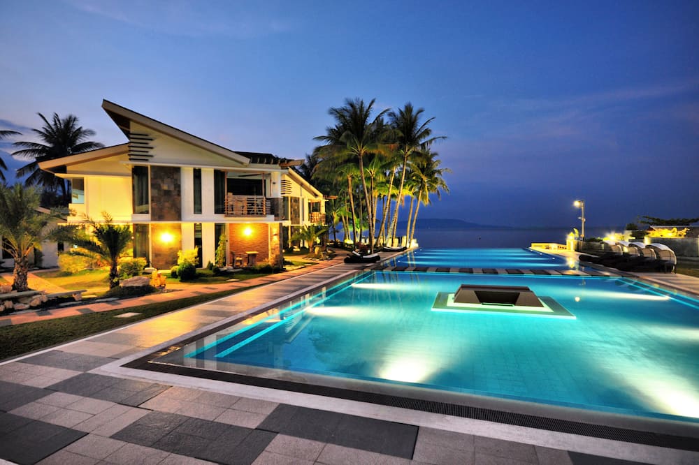 Infinity Resort
