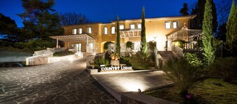 Country Lodge