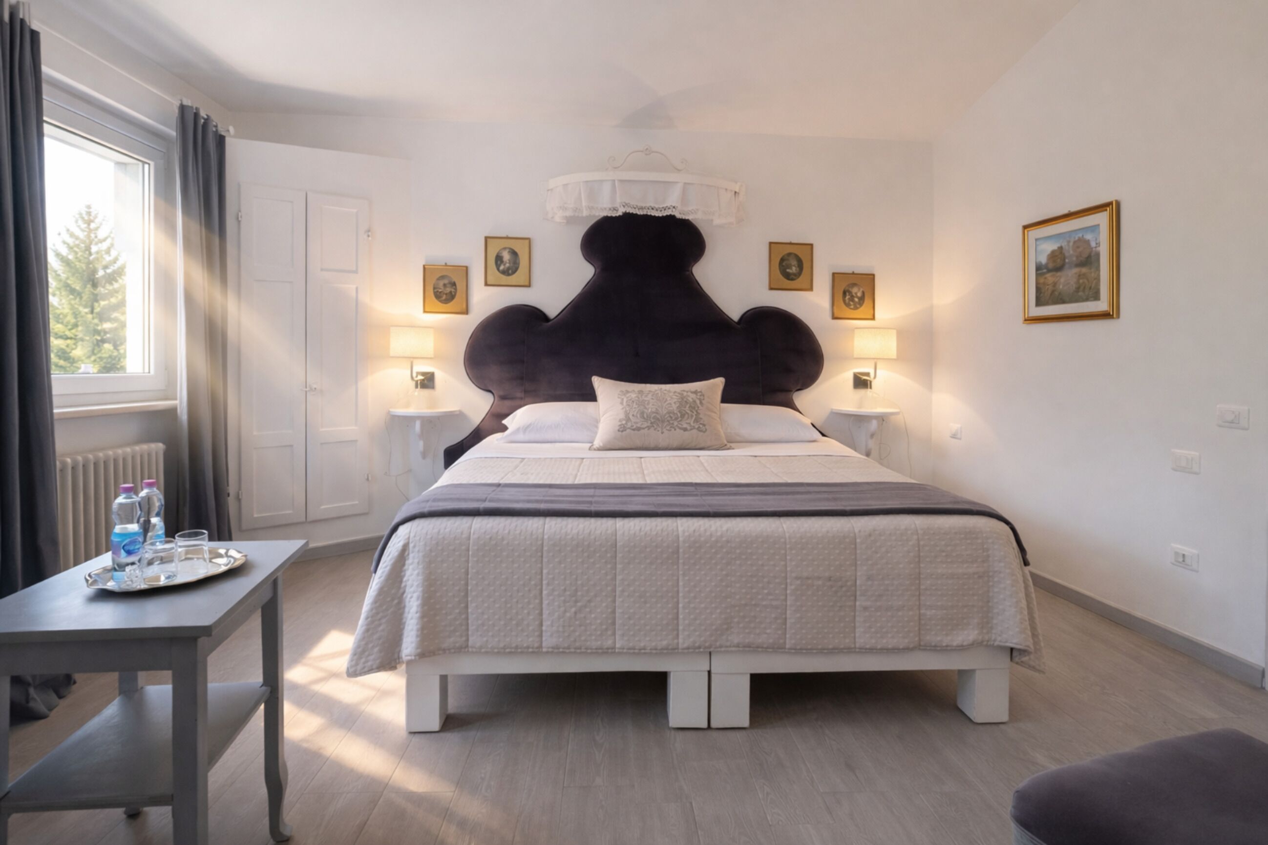 Dobbelt- eller tomannsrom – classic | Skrivebord, wi-fi (inkludert) og sengetøy