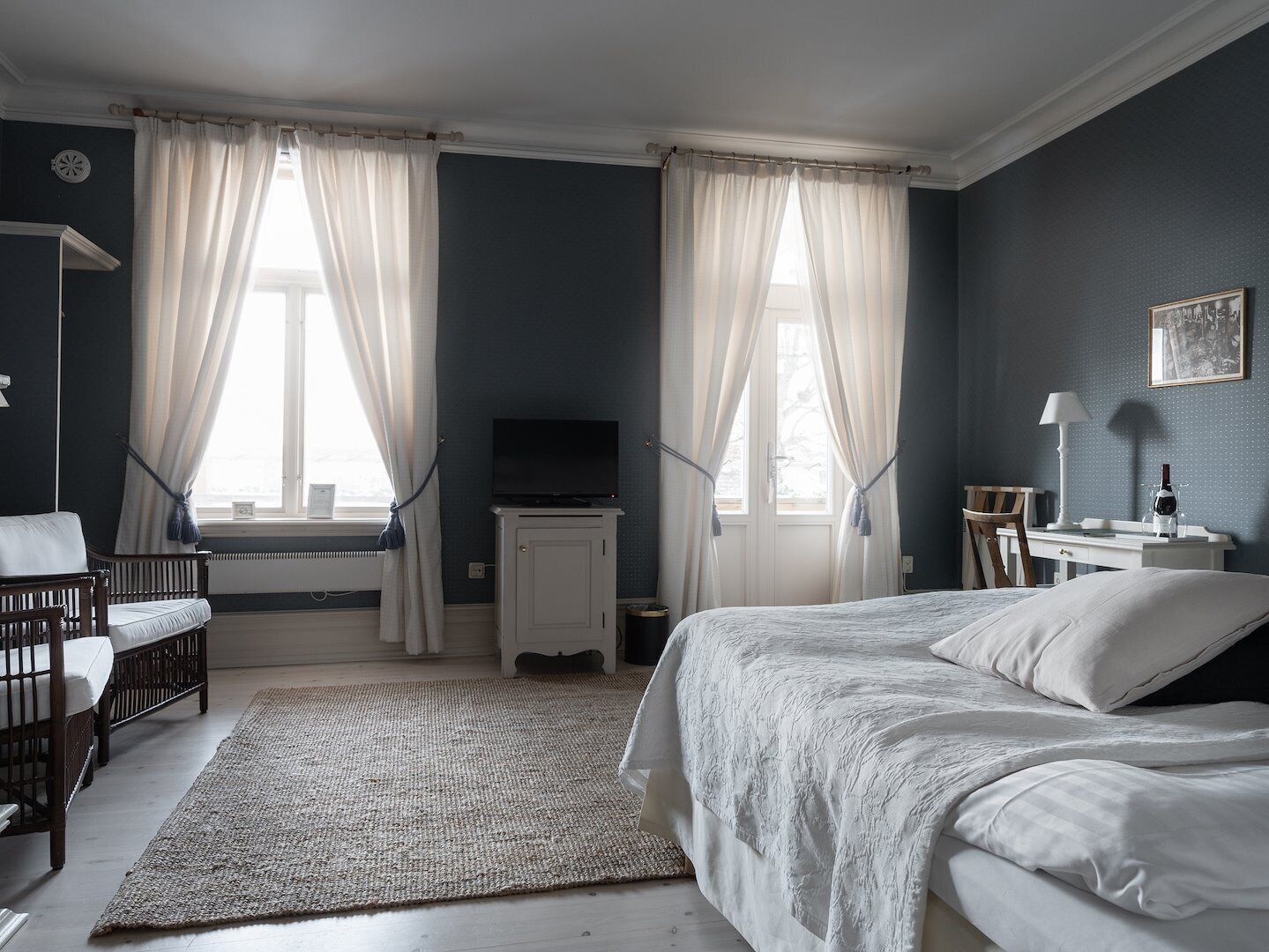 슈피리어 더블룸 또는 트윈룸, 발코니, 항구 전망 | 오리/거위털 이불, 미니바, 각각 다른 스타일의 인테리어, 각각 다르게 가구 비치