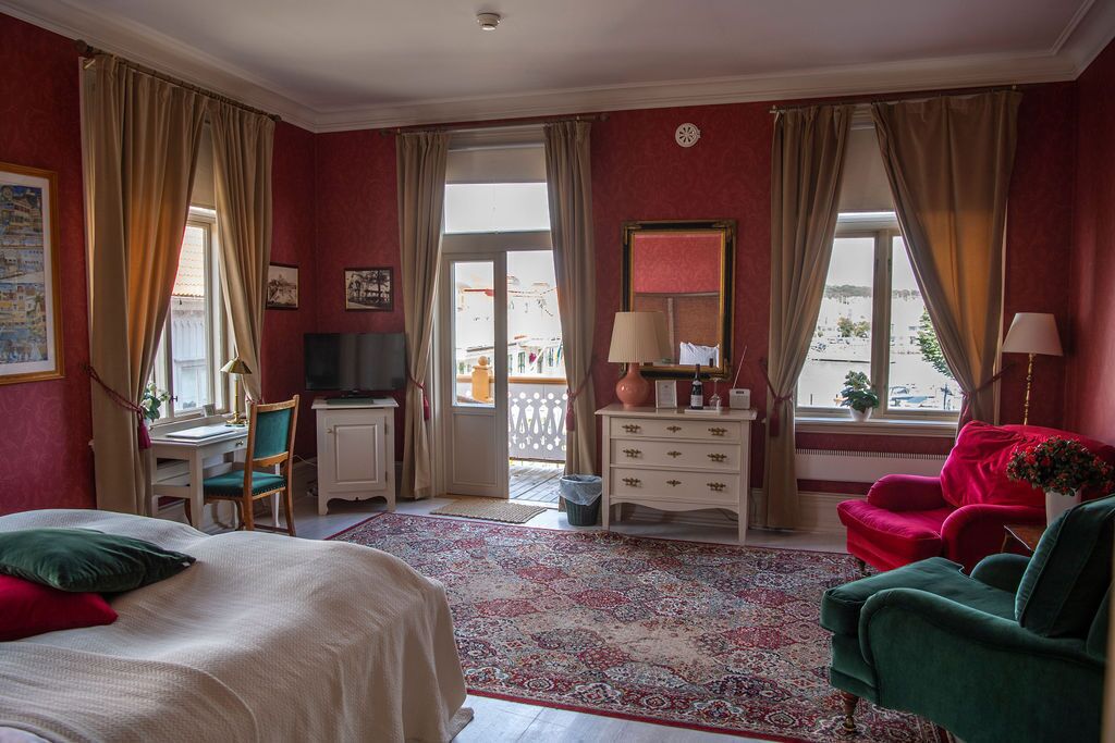 1 bedroom, down duvets, minibar, individually decorated