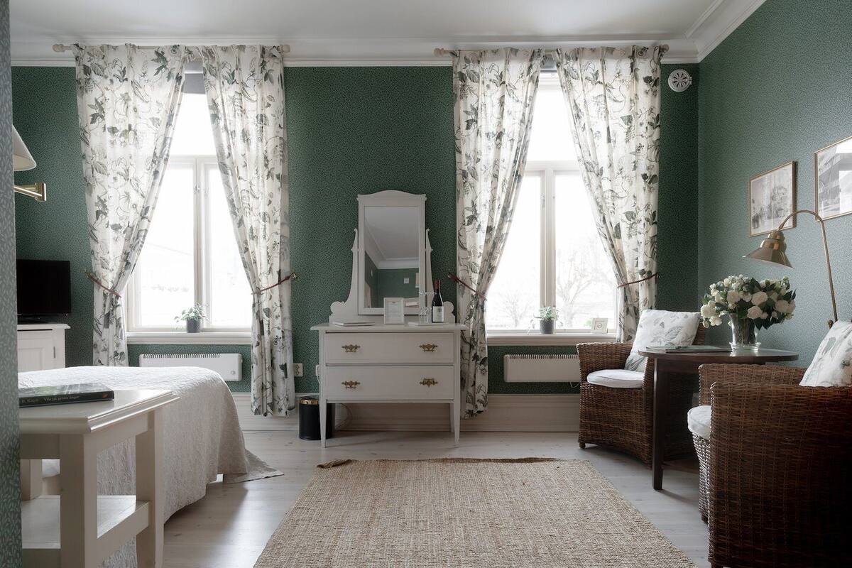 Double Room With View- Dancing  | Dundyner, minibar, skrivebord og blendingsgardiner