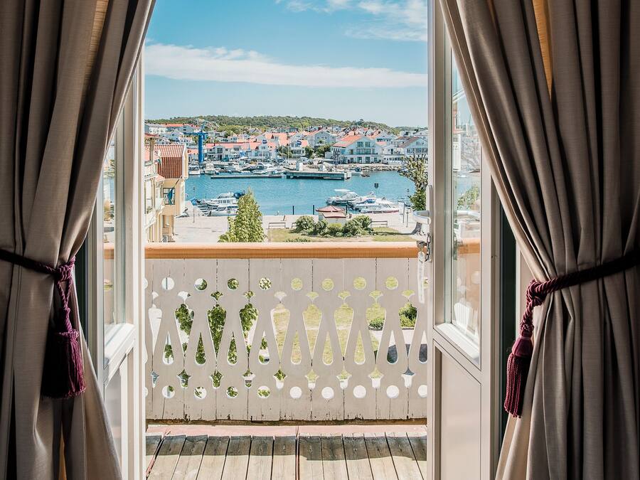 Double Room With View and Balcony