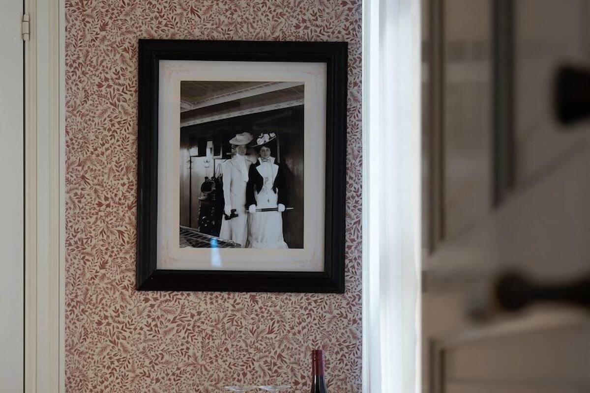 Dundyner, minibar, skrivebord og blendingsgardiner
