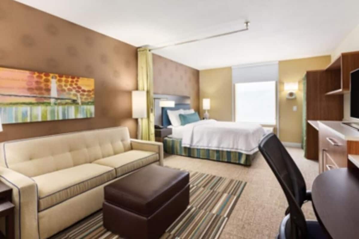 In-room safe, desk, free WiFi, bed sheets