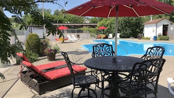 Piscine extérieure (ouverte en saison)