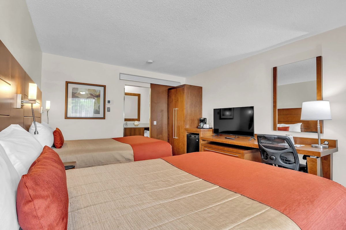Superior Room, 2 Double Beds | Hypo-allergenic bedding available, desk, laptop workspace